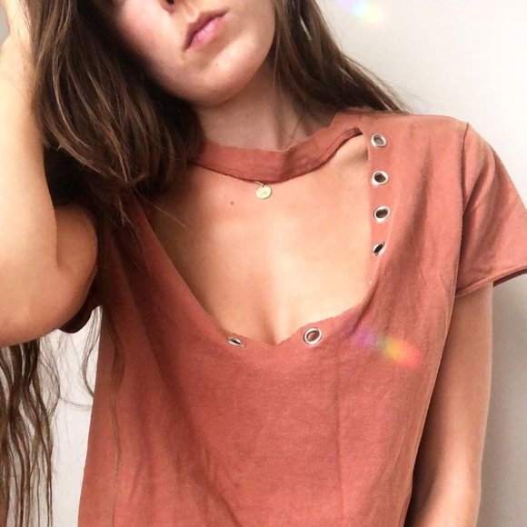 burgundy crop - Picture 1 of 3